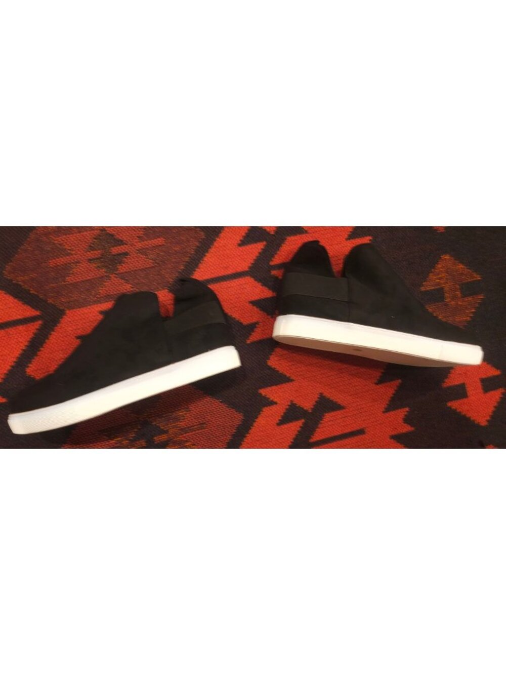 NEW Black Slip-On Sneakers With White Soles Size 41 Casual & Stylish Design